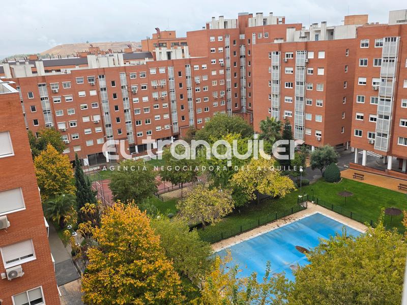 Foto 44d58851-1109-4e7f-9b30-410897ec1a56. Alquiler piso calle molino viejo, n 14, por.esc. s, planta 7, puerta a en Madrid