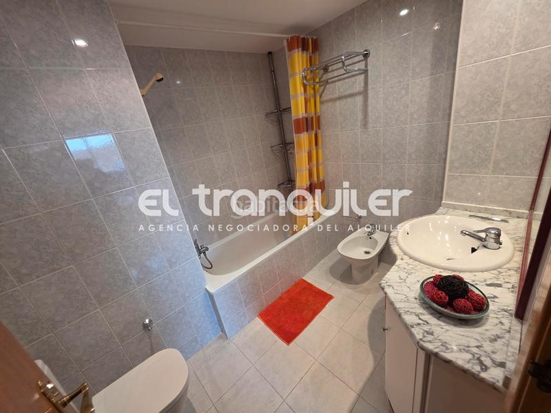 Foto 7e8a3378-cfa9-4aca-b0be-977761a93f9e. Rent flat with parking pool in Valdebernardo-Valderribas Madrid