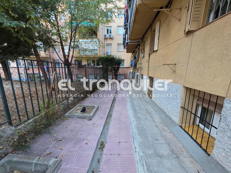 Foto 6a4b5b8b-2bc6-4b8c-b500-68f470c6bcfd. Alquiler piso calle apostol santiago, n 56, bajo, puerta c en Madrid