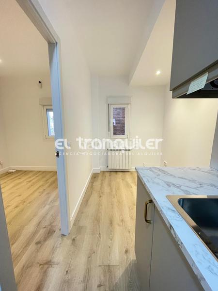 Foto 709b3717-43f5-4bf8-82af-c73239765c7d. Alquiler dúplex calle aceuchal, n 14, bajo, puerta izq en Madrid