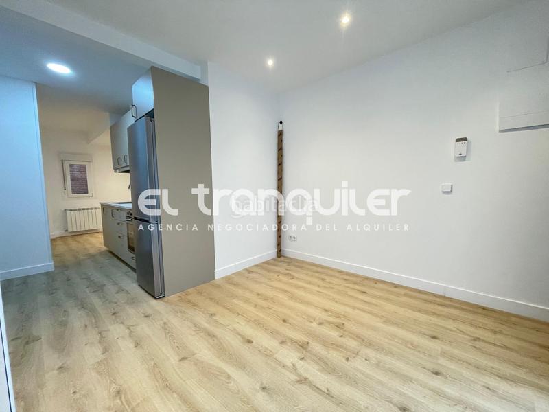 Foto 73c18e9c-c0cd-45c2-9fb4-87f11e2f439e. Alquiler dúplex calle aceuchal, n 14, bajo, puerta izq en Madrid