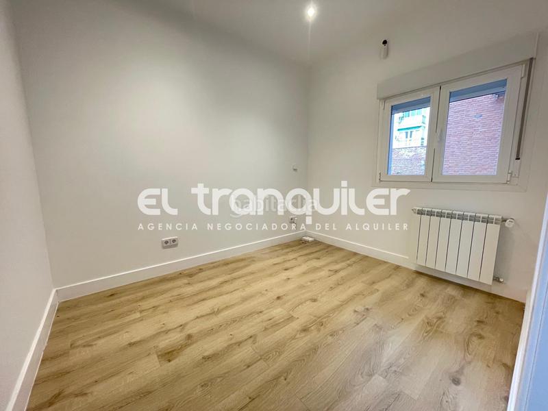 Foto b85df449-1a06-44ce-a89b-60f5e476a245. Alquiler dúplex calle aceuchal, n 14, bajo, puerta izq en Madrid