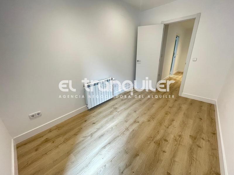Foto ce894130-b468-49ad-9ce8-4c6607523fc2. Alquiler dúplex calle aceuchal, n 14, bajo, puerta izq en Madrid