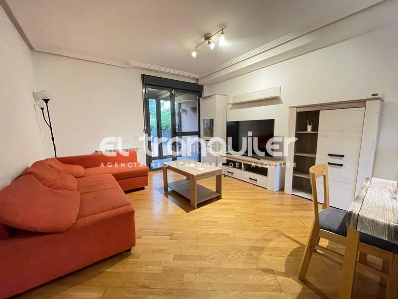 Foto 2afc8154-0fd3-448f-9eb8-8589994c5778. Rent semi detached house with parking pool in Hospital Valdemoro