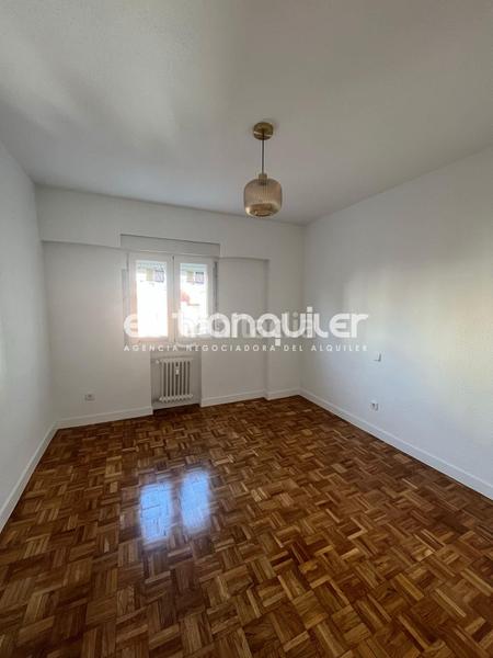 Foto e7fe98f2-a324-4a5b-bc55-4e29e20f70fa. Location appartement avec parking dans Valdeacederas Madrid