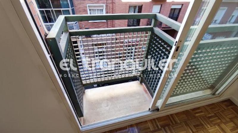 Foto 1fd13945-6bf1-4ac5-a42a-adf25eb218dc. Rent flat with pool in Delicias Madrid