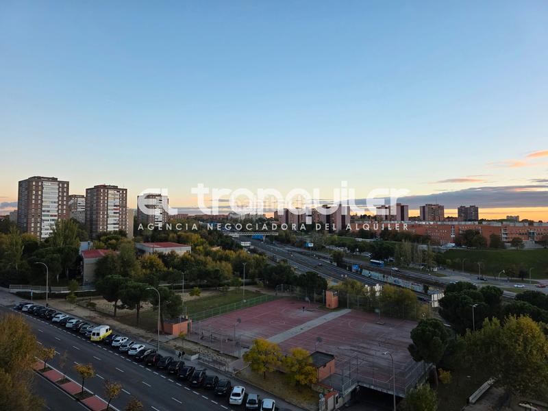 Foto 3f2ee60c-701a-4291-bd0d-d47708da3fe3. Rent flat in Media Legua Madrid