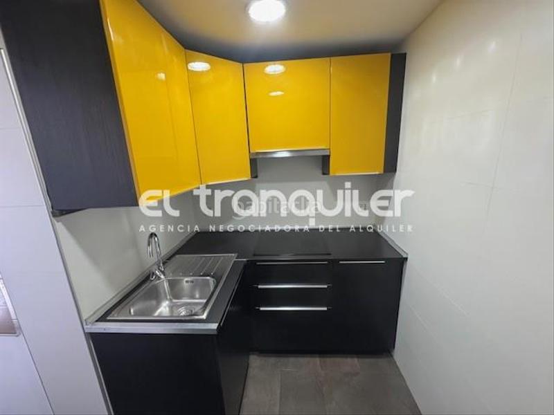 Foto 084f9f10-a020-4f41-900a-1fc8f2f2501b. Alquiler piso calle camarena, n 238, planta 5, puerta 2 en Madrid