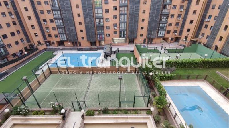 Foto 24ba5347-9506-4490-aae1-f6fa67f0332b. Miete etagenwohnung mit parking pool in Palomeras Sureste Madrid