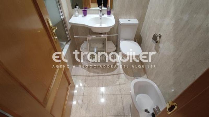 Foto 46625dbf-fd7b-46d7-8e42-6ac8d93acc11. Rent flat with parking pool in Palomeras Sureste Madrid