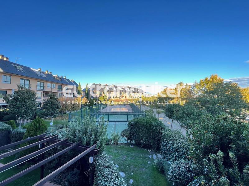 Foto db16a50b-8cf1-460b-9913-882edc2c543c. Rent flat with parking pool in Norte Pozuelo de Alarcón