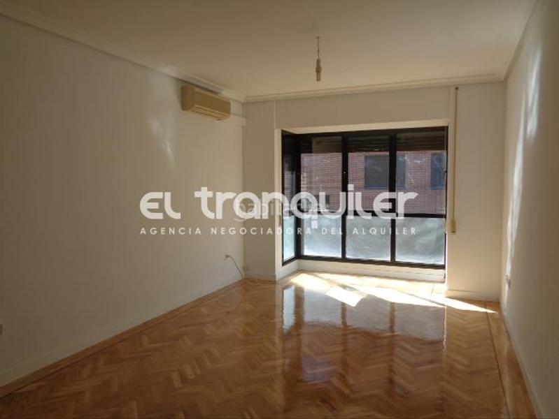 Foto 1e0cb5c4-3e9a-445f-9abb-869adf0e51f2. Alquiler piso calle alaró, n 12, planta 1, puerta d en Madrid