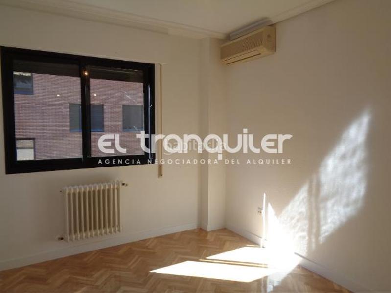 Foto 5ed465d3-089b-43bd-bf3a-490aa2aa3a37. Alquiler piso calle alaró, n 12, planta 1, puerta d en Madrid