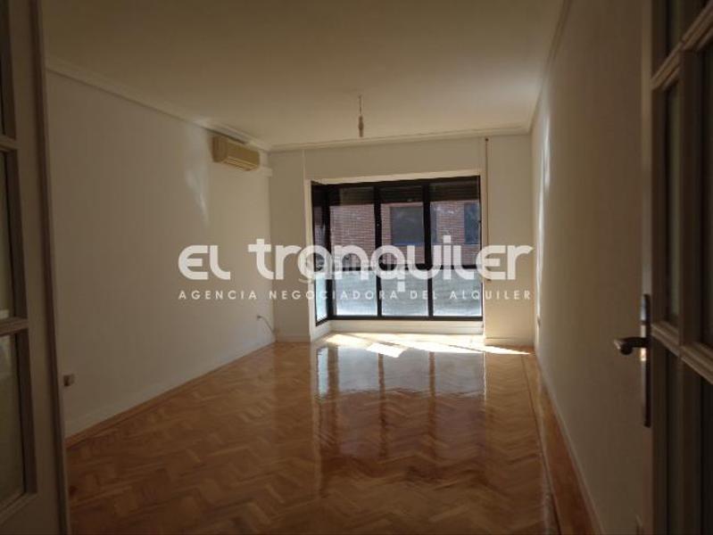 Foto 692ad604-318d-49d0-b040-87d004d39a03. Alquiler piso calle alaró, n 12, planta 1, puerta d en Madrid