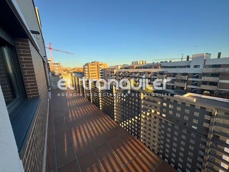 Foto f9b65711-6059-4b54-95fb-a186fbbf9905. Rent flat with parking pool in Universidad-Hospital Fuenlabrada