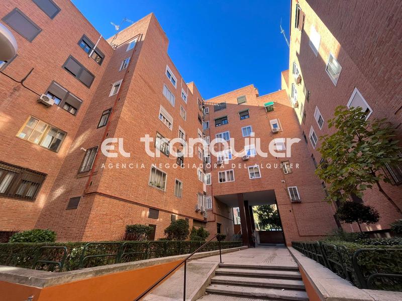 Foto f13d5c84-1ab9-4709-aa3f-0fcf015390ce. Alquiler piso calle valderrodrigo, n 65, planta 6, puerta c en Madrid