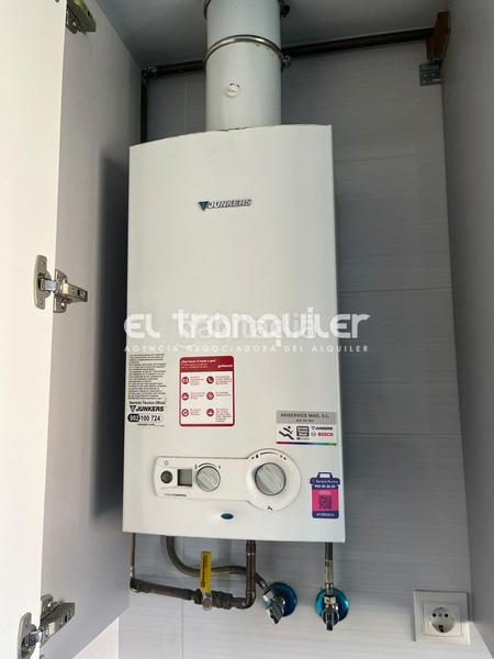 Foto d6bca9f4-f0a6-45f3-b96b-ab50597135fe. Rent flat in Valdezarza Madrid