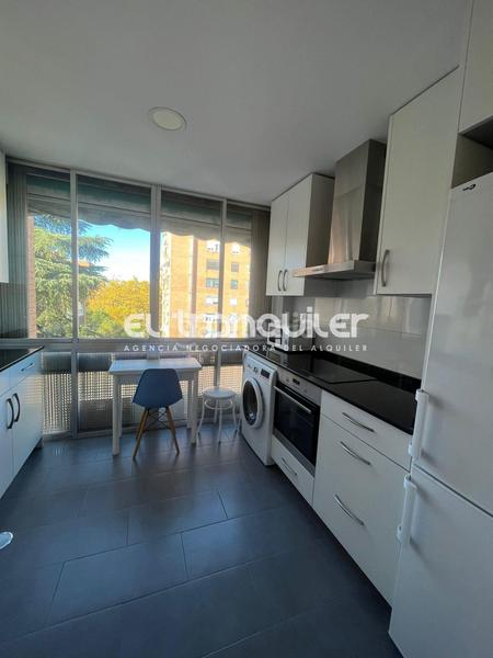 Foto f5f25b62-a779-40b9-8c49-770db6e83d5d. Rent flat in Valdezarza Madrid