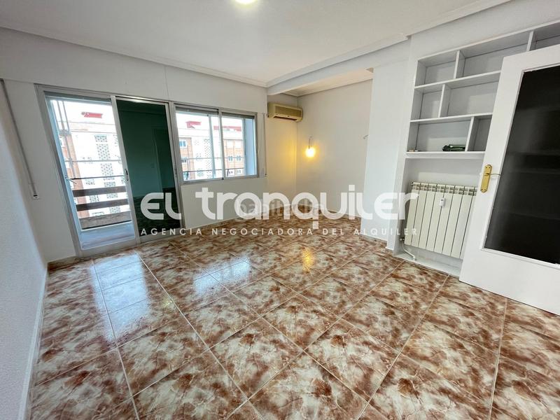 Foto 623af0b5-1233-4b2f-ac95-58713591f343. Alquiler piso calle camarena, n 155, planta 10, puerta izq en Madrid