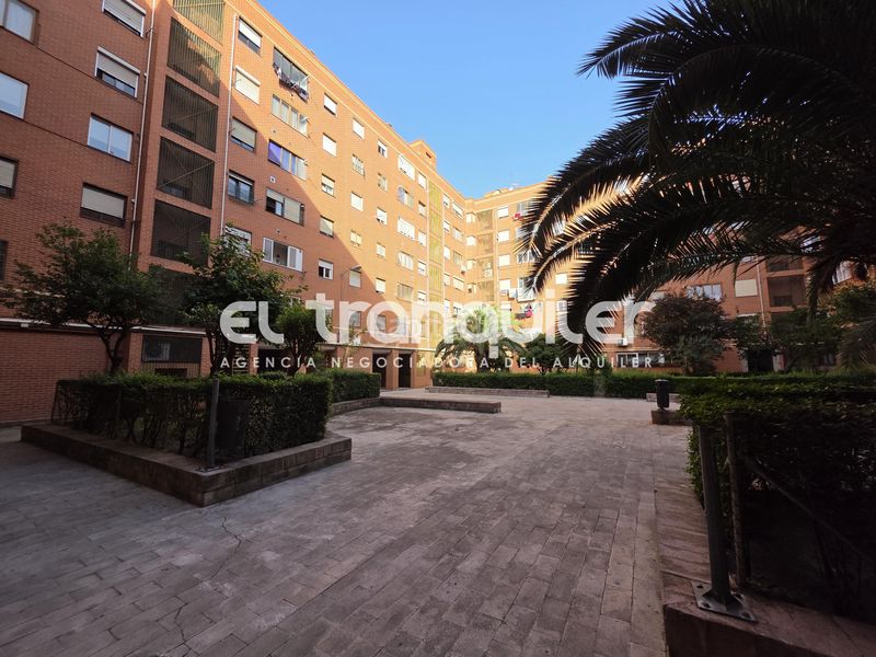 Foto 23eb8d99-d83e-4614-80d5-b9a9b02bf990. Pis a Portazgo Madrid