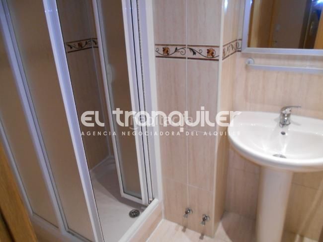 Foto 3a6574a3-aa11-487f-998e-b2d58d5b9838. Pis a Butarque Madrid