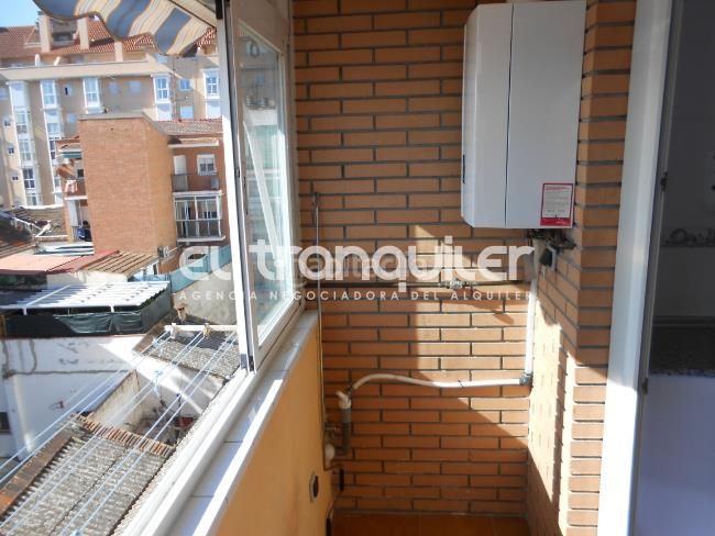 Foto 67b21240-5f20-4ca2-8ccc-e39be0f2e419. Pis a Butarque Madrid