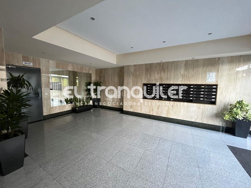 Foto 47a7191e-2eb6-4558-8f39-f7a78c1490a9. Dúplex amb aparcament piscina a Sanchinarro Madrid