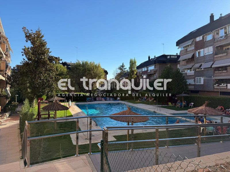 Foto f3c2453a-00dc-4814-a2f8-37e59967fbb7. Lloguer dúplex amb aparcament piscina a Casco Antiguo Majadahonda