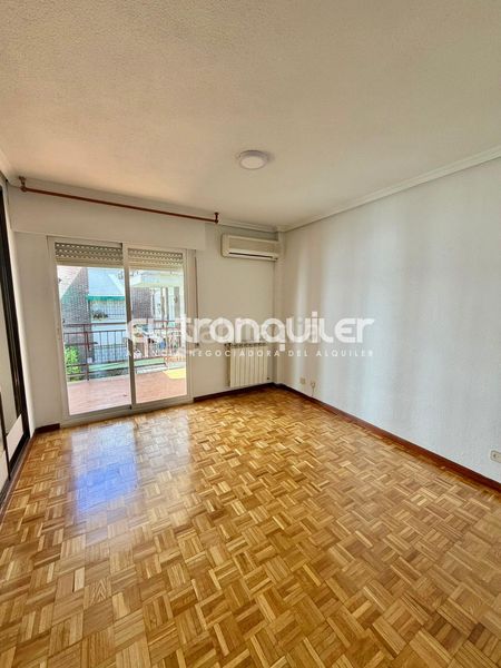 Foto 5853310f-68be-4fae-b0de-5917fb442496. Alquiler piso calle balandro en Alameda de Osuna Madrid