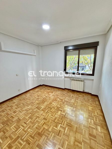 Foto 858e2dd0-c04d-4593-b2a2-e9dd5f66ec93. Alquiler piso calle balandro en Alameda de Osuna Madrid