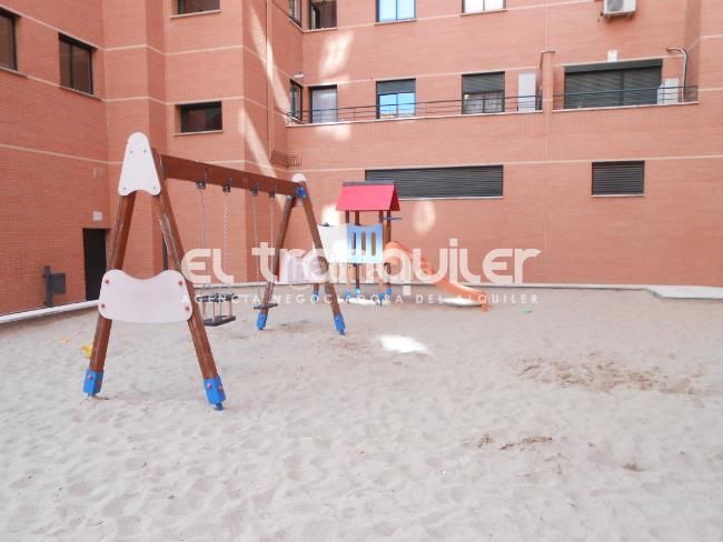 Foto fe7ef641-6a0e-4924-bab7-b1bcc45d6b43. Dúplex amb aparcament a Ensanche Alcalá de Henares