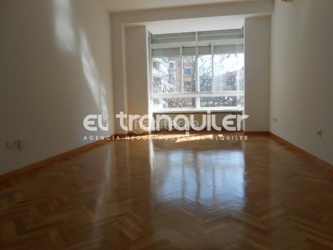 Foto 434c7c7c-cc93-4aaa-867f-664f5b62ee11. Pis amb aparcament piscina a Pinar del Rey Madrid
