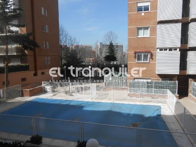 Foto a43d4d17-aea0-4b15-8f0a-dd6b84d04efe. Pis amb aparcament piscina a Pinar del Rey Madrid