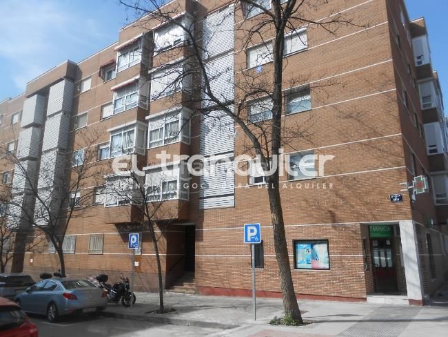 Foto b4098a0a-7f33-44f0-a792-5b599208bb5c. Pis amb aparcament piscina a Pinar del Rey Madrid