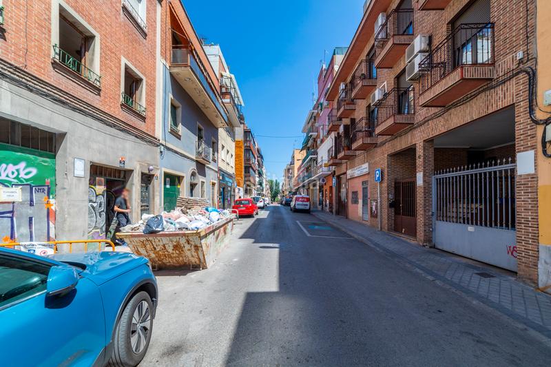 Foto c436dd16-0d71-467d-8ca0-3f9082aedfd0. Edificio in Almendrales Madrid