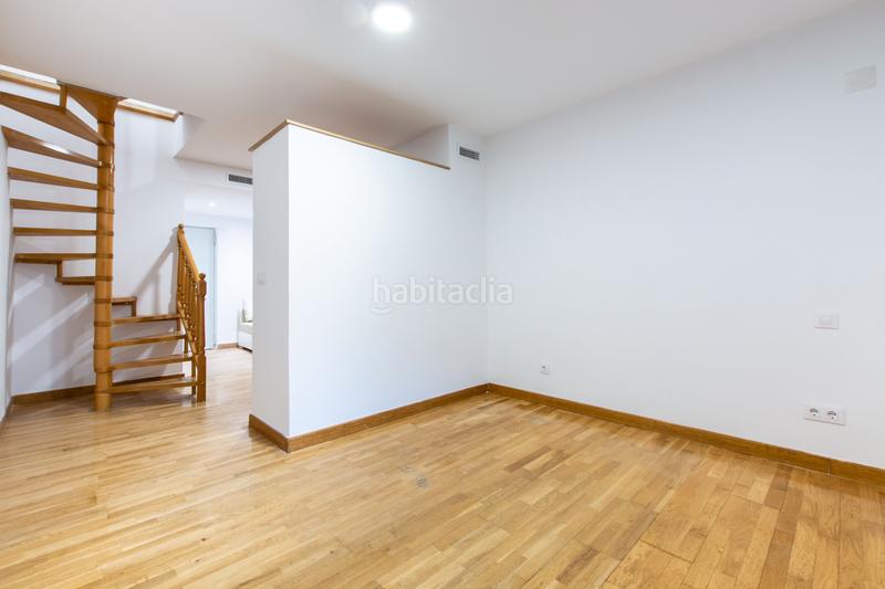Foto d7fa3f39-c1b3-4020-87e6-8d256e452ab7. Alquiler oficina ¡tu nueva oficina dúplex en c. embajadores, 148! en Madrid