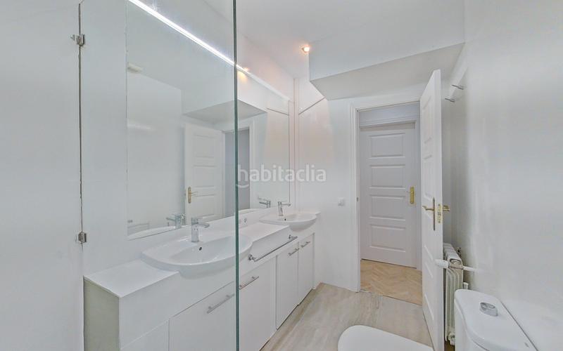 Foto bcd8b070-7147-41a2-90b7-3685e9adf673. Miete etagenwohnung mit heizung in Argüelles Madrid