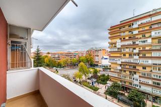 Etagenwohnung in Avenida Donostiarra