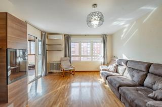 Appartement  Calle de pedro rico. Magnifico piso exterior muy amplio y luminoso