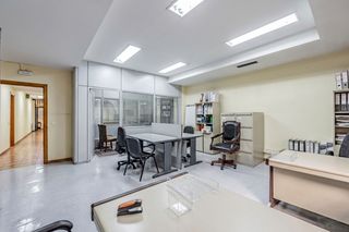Miete Büro in Calle de ferraz 4. Local versátil junto a plaza de españa — calle ferraz (acceso in