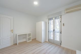 Miete Etagenwohnung  Avenida de la albufera. Piso recién reformado de 4 habitaciones junto al metro portazgo