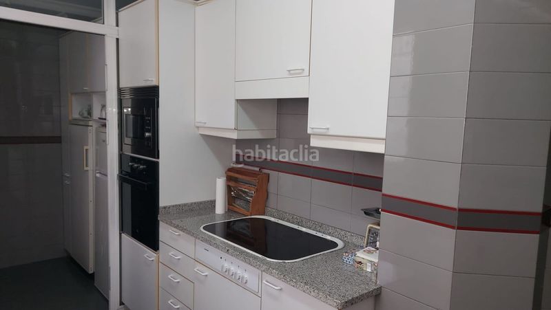 Foto d8e82bde-2e96-435e-92ef-682b2ab3623c. Pis amb aparcament piscina a Centro - Areal Vigo