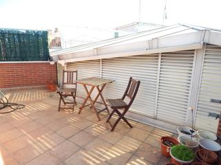 Rent Duplex in Embajadores-Lavapiés. Deapi alquila ático junto a la pza. de jacinto benavente, a 5 mi
