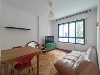 Alquiler Apartamento en Palacio. Deapi alquila estupendo piso exterior en el centro.la vivienda d