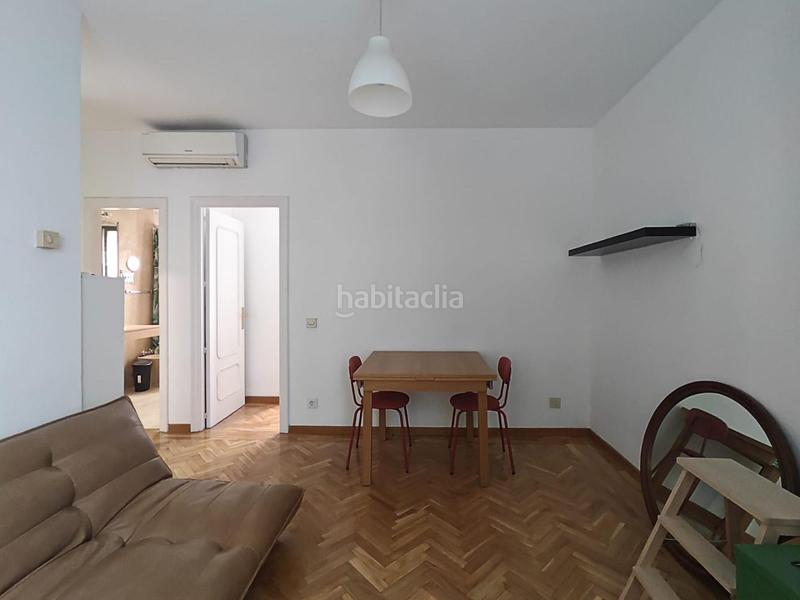Foto 2807f5d2-02c4-4f2d-b13f-bf8737fb9bd0. Alquiler apartamento deapi alquila estupendo piso exterior en el centro.la vivienda dispone de un dormitorio independiente, un baño completo con bañera en Madrid
