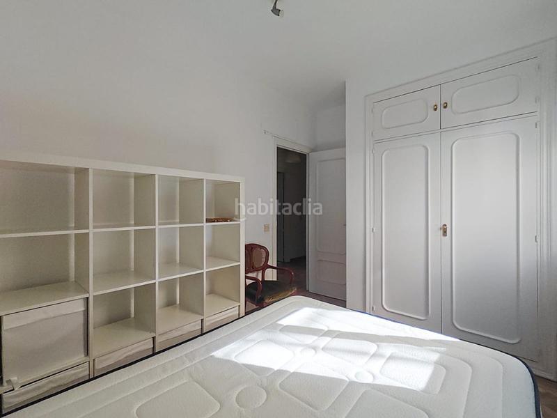 Foto b42cf6e2-38e4-4d66-a5e0-75f8a1a35d88. Alquiler apartamento deapi alquila estupendo piso exterior en el centro.la vivienda dispone de un dormitorio independiente, un baño completo con bañera en Madrid