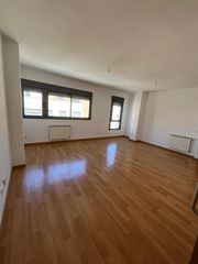 Piso  Avenida de londres 9. Venta piso 3 dormitorios