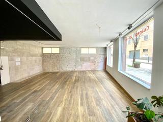Miete Geschäftsraum in Carrer mare de deu de nuria 2. Local comercial con grandes escaparates en ocata al lado del mar