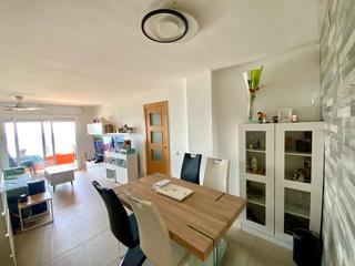 Pis  Angel guimera. Piso a primera linia de mar con terraza 2 habitacions y 2 baños