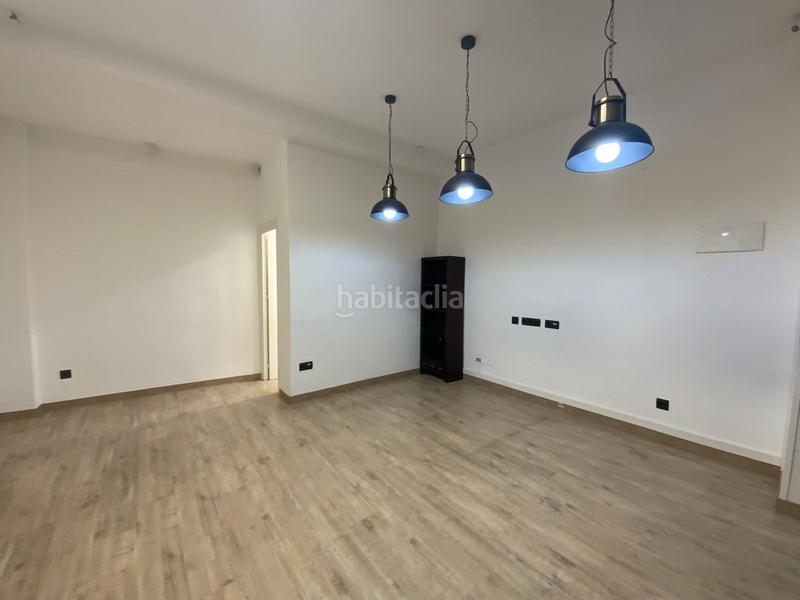 Foto 32e9def1-b3db-44c5-8c6a-412745fe3f06. Alquiler local comercial local impeble ideal despacho en Masnou (El)